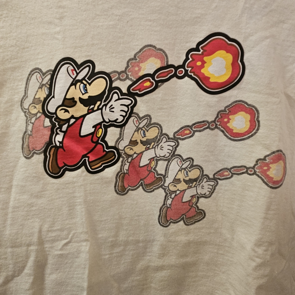 Champion Men's Super Mario Brothers T-Shirt  Size SMALL